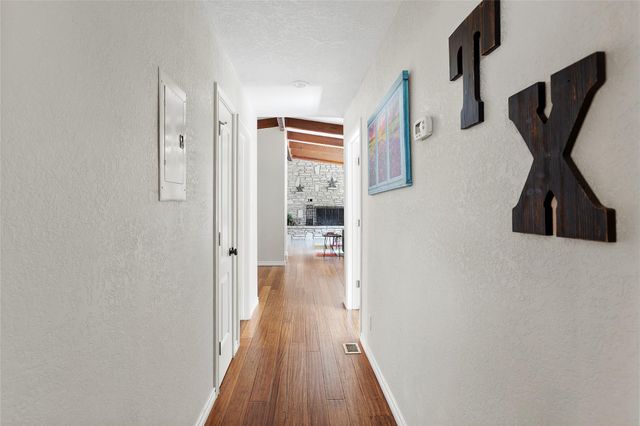 111 Merrywood LN, San Marcos, TX 78666