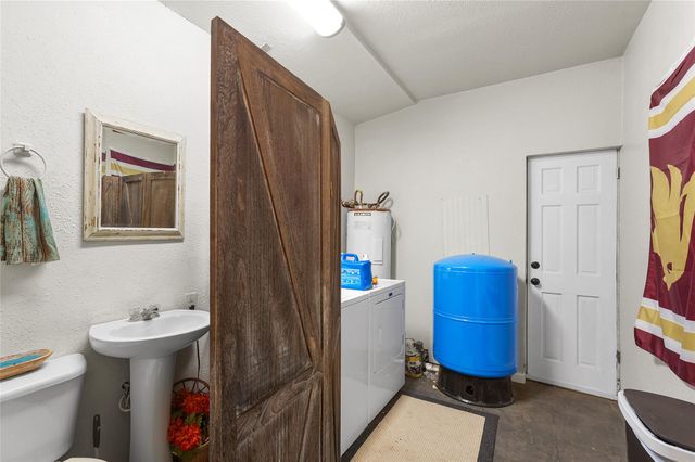 111 Merrywood LN, San Marcos, TX 78666