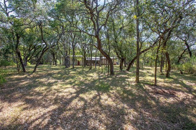 111 Merrywood LN, San Marcos, TX 78666