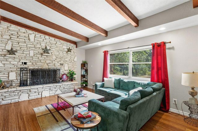 111 Merrywood LN, San Marcos, TX 78666
