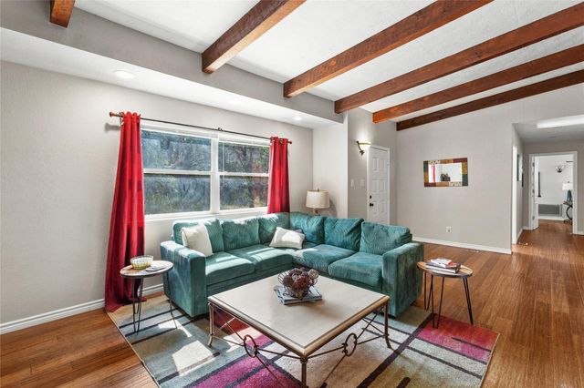 111 Merrywood LN, San Marcos, TX 78666