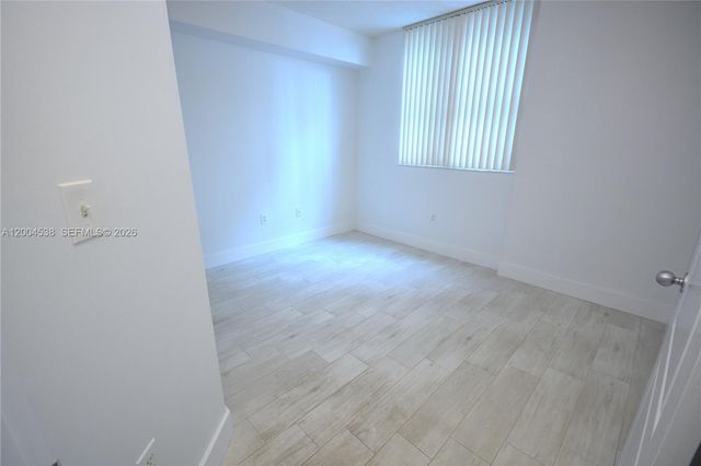 5085 NW 7th St 706, Miami, FL 33126