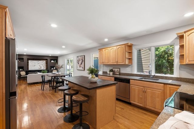 107 Rowe Street 107, Newton, MA 02465