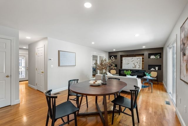 107 Rowe Street 107, Newton, MA 02465