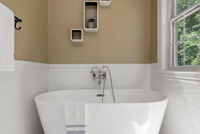 107 Rowe Street 107, Newton, MA 02465