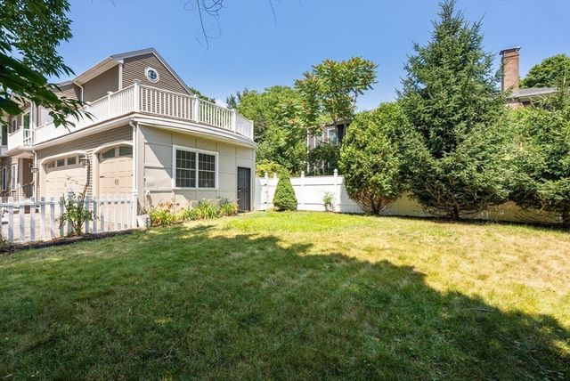 107 Rowe Street 107, Newton, MA 02465