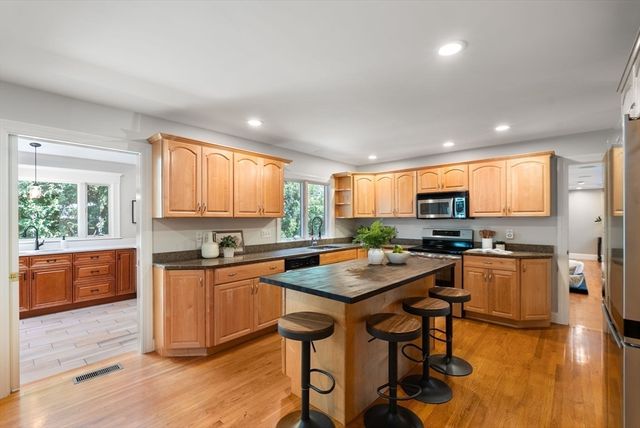 107 Rowe Street 107, Newton, MA 02465