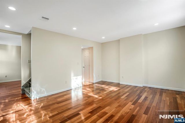 81 Washington Place, East Rutherford, NJ 07073