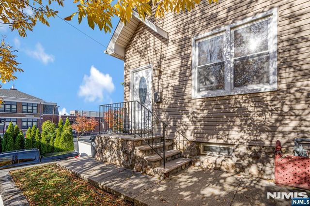 81 Washington Place, East Rutherford, NJ 07073