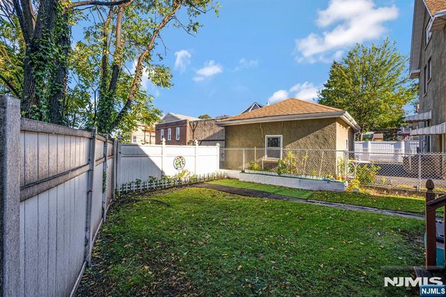 81 Washington Place, East Rutherford, NJ 07073