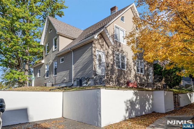 81 Washington Place, East Rutherford, NJ 07073