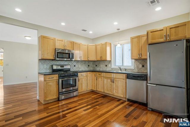 81 Washington Place, East Rutherford, NJ 07073