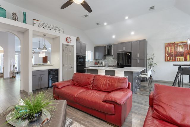 1332 Barclay Drive, Carrollton, TX 75007