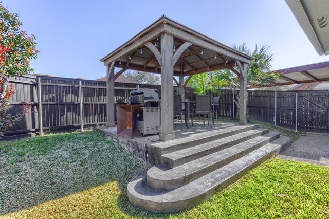 1332 Barclay Drive, Carrollton, TX 75007