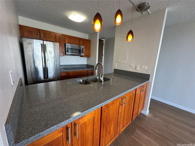 98-500 Koauka Loop 20F, Aiea, HI 96701