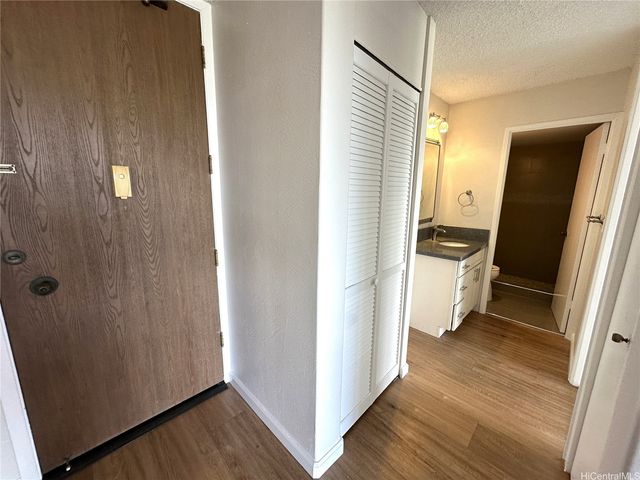 98-500 Koauka Loop 20F, Aiea, HI 96701