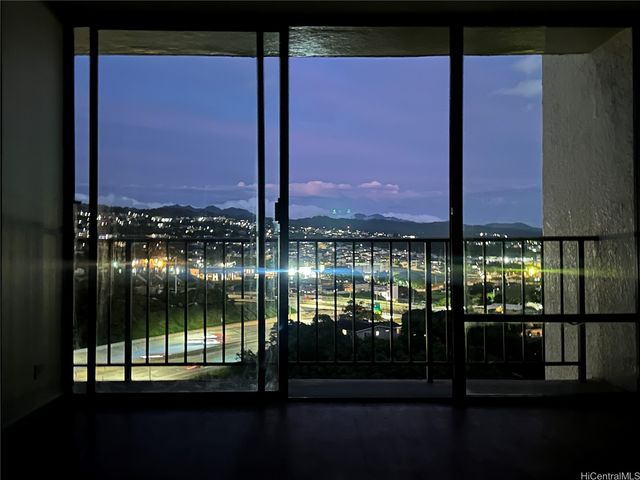 98-500 Koauka Loop 20F, Aiea, HI 96701