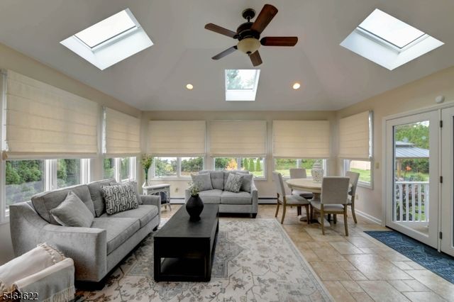 31 W End Ave, Pequannock Twp., NJ 07444