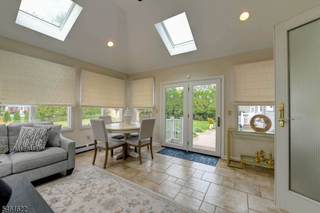 31 W End Ave, Pequannock Twp., NJ 07444