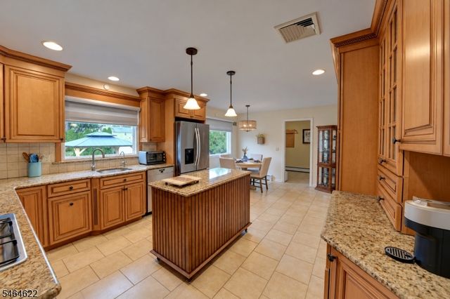 31 W End Ave, Pequannock Twp., NJ 07444
