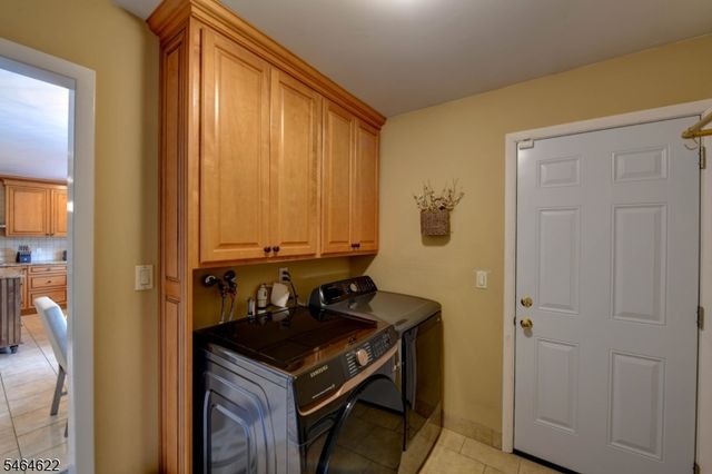 31 W End Ave, Pequannock Twp., NJ 07444