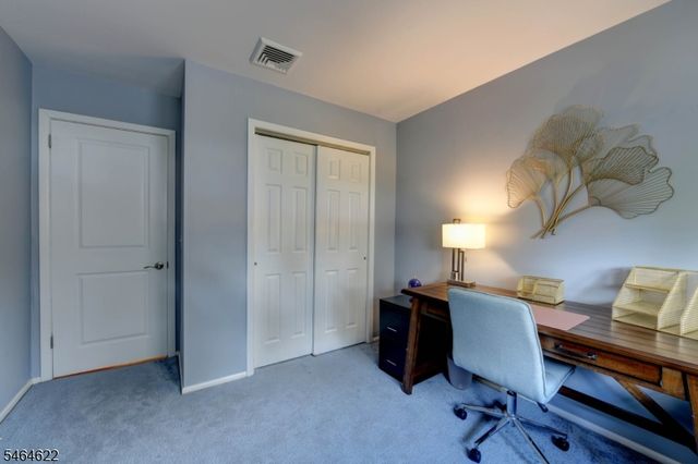 31 W End Ave, Pequannock Twp., NJ 07444