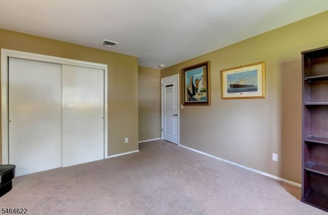 31 W End Ave, Pequannock Twp., NJ 07444