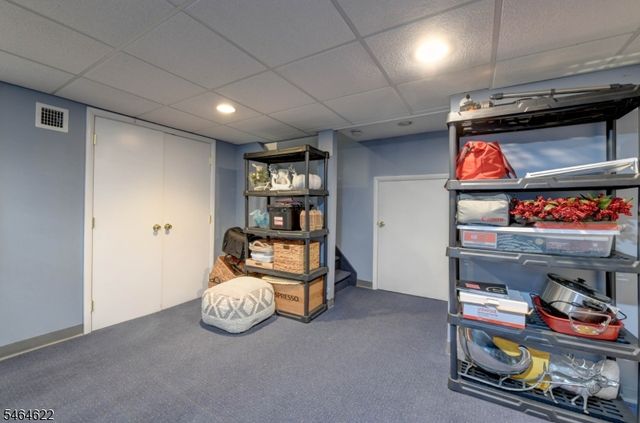 31 W End Ave, Pequannock Twp., NJ 07444