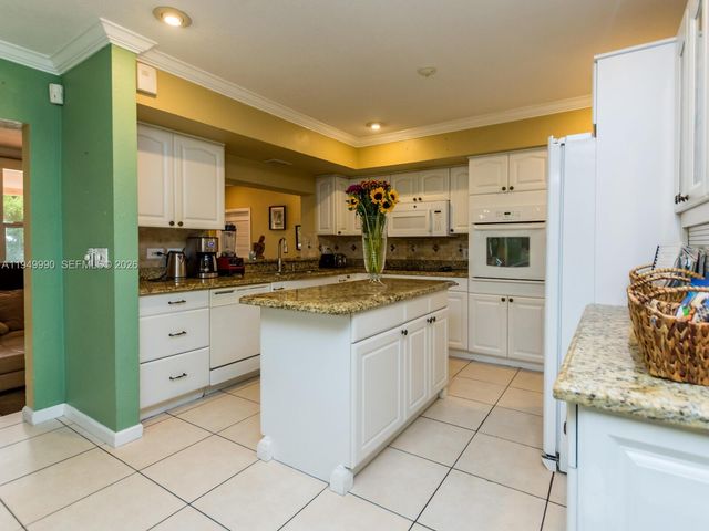 5524 Garfield Street, Hollywood, FL 33021