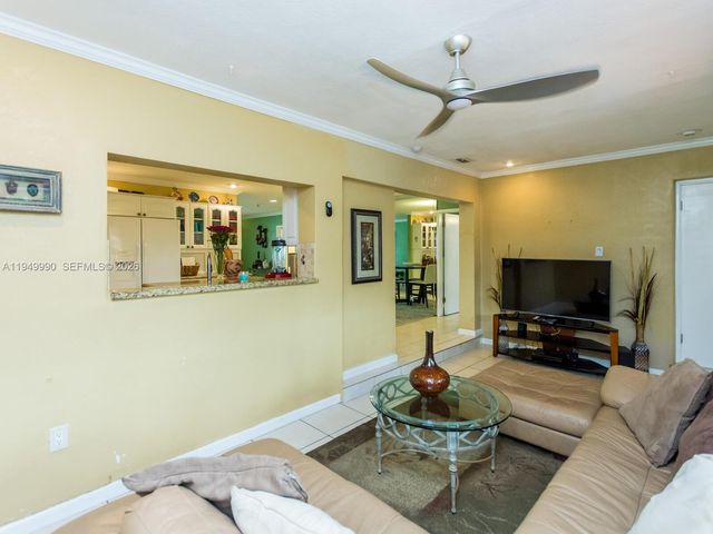 5524 Garfield Street, Hollywood, FL 33021