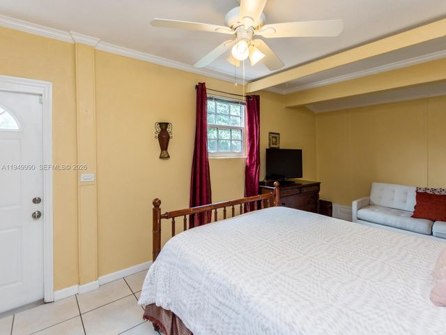 5524 Garfield Street, Hollywood, FL 33021