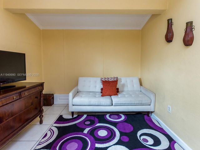 5524 Garfield Street, Hollywood, FL 33021