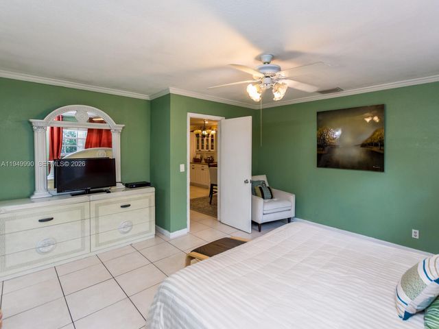 5524 Garfield Street, Hollywood, FL 33021