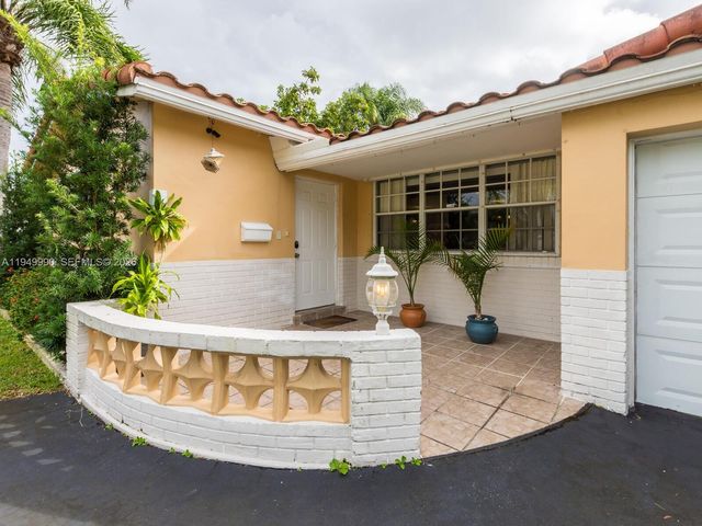 5524 Garfield Street, Hollywood, FL 33021