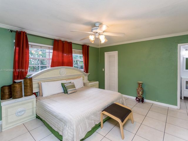 5524 Garfield Street, Hollywood, FL 33021