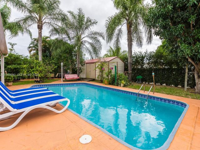5524 Garfield Street, Hollywood, FL 33021