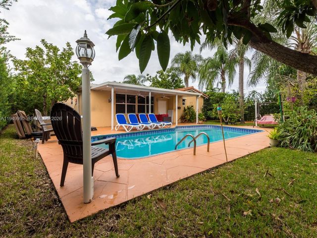 5524 Garfield Street, Hollywood, FL 33021