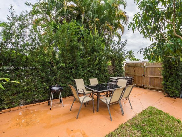 5524 Garfield Street, Hollywood, FL 33021