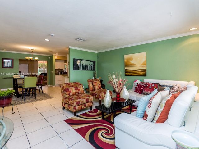 5524 Garfield Street, Hollywood, FL 33021