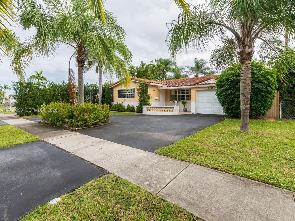 5524 Garfield Street, Hollywood, FL 33021