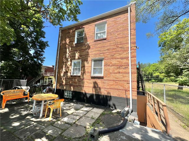 806 Inwood St, Homewood Brushton, PA 15208