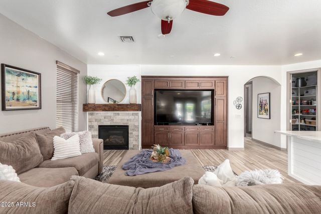 4423 W LODGE Drive, Laveen, AZ 85339