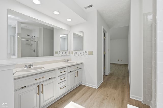 9504 Drakeford Drive, Indianapolis, IN 46260