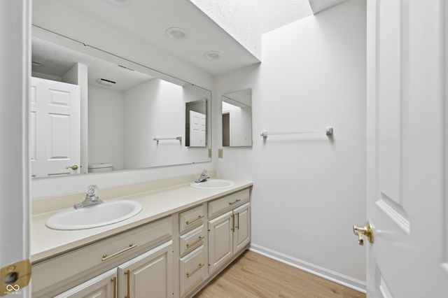 9504 Drakeford Drive, Indianapolis, IN 46260
