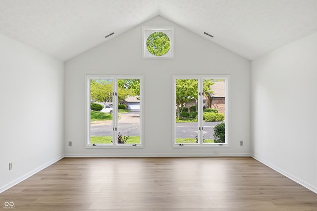 9504 Drakeford Drive, Indianapolis, IN 46260