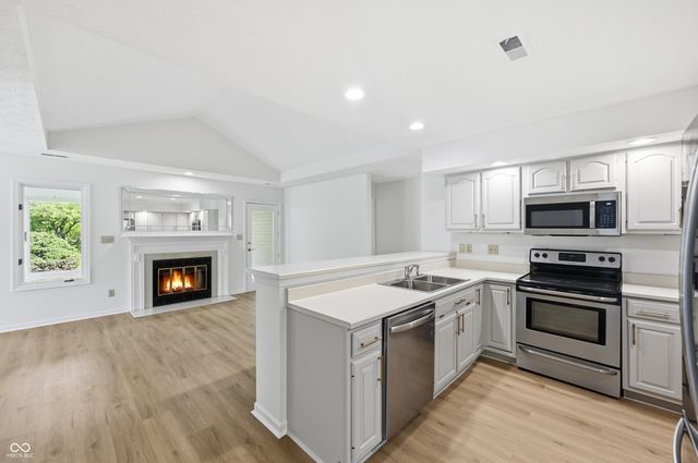 9504 Drakeford Drive, Indianapolis, IN 46260