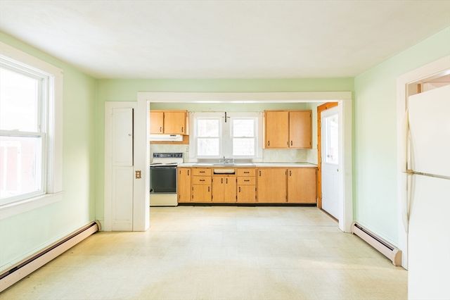 9 Oxbow Rd, Falmouth, MA 02536