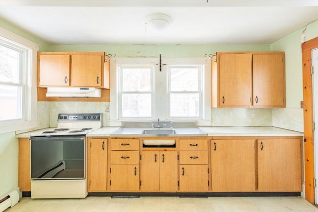 9 Oxbow Rd, Falmouth, MA 02536