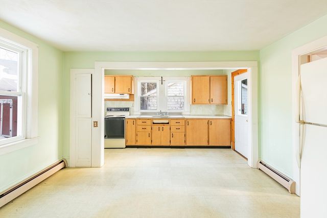9 Oxbow Rd, Falmouth, MA 02536