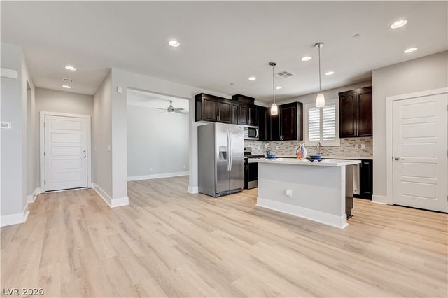 977 Via Panfilo Avenue, Henderson, NV 89011